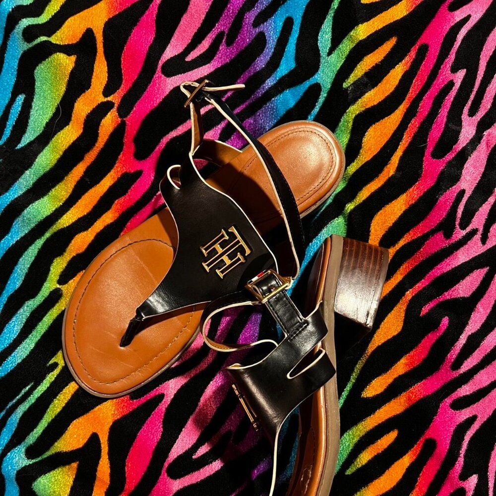 Tommy Hilfiger T-Strap Block Heel Sandals in black, size 9.